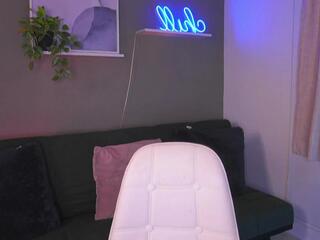 Hanah Evans webcam model stream image