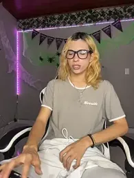 LarryCraft webcam stripchat model stream image