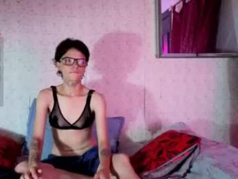 tomboy_and_skinny11_pm webcam model stream image
