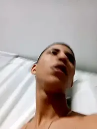 Davig4 webcam model stream image