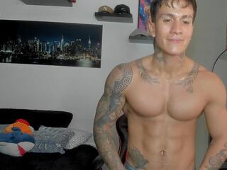 Petter Grey webcam flirt4free model stream image