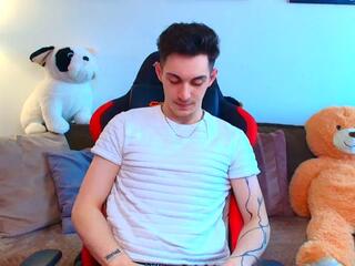 Rovan Bean webcam flirt4free model stream image