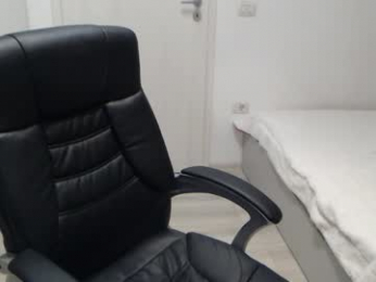 blue_eyes96 webcam model stream image