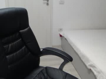 blue_eyes96 webcam model stream image
