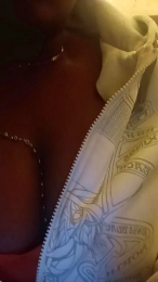 Elles4 webcam model stream image