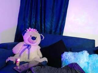 natasha-evans18 webcam model stream image