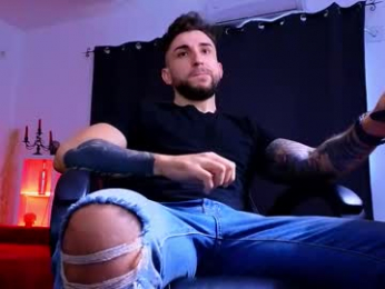 mightyaaron webcam model stream image