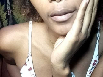 Aliah8 webcam model stream image