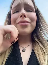 Liza_risky webcam model stream image