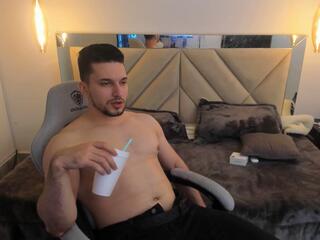 Ryan Ward webcam model stream image