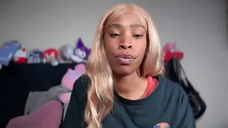 Cum2Charm webcam model stream image