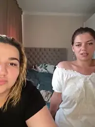 Leya__Droit webcam model stream image