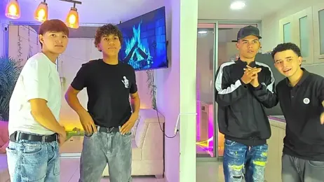 Warrioslatinboys webcam model stream image