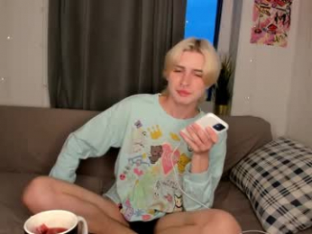 sweet_peach__ webcam chaturbate model stream image
