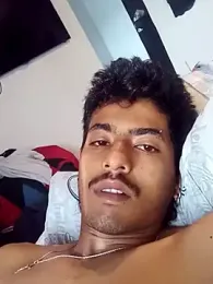 SkinniYamo webcam model stream image