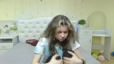 TinaRedly webcam model stream image
