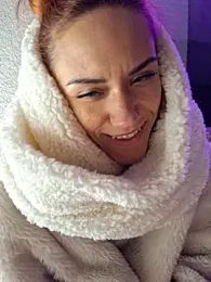 SlimBellaa webcam model stream image