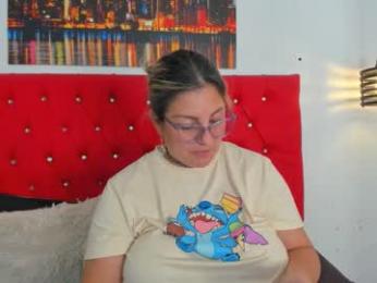 sweet__mature webcam model stream image