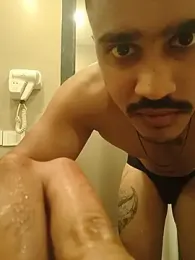 Mrgill09 webcam stripchat model stream image