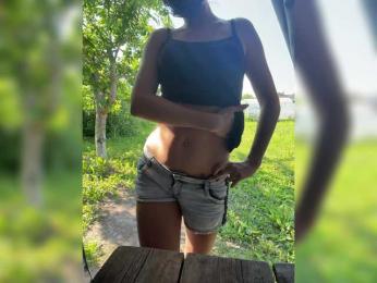 VikkiMouse18 webcam model stream image