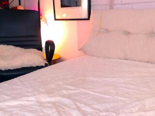 Alexandra Amore webcam model stream image