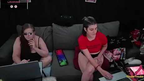 Bella_and_Marie webcam model stream image