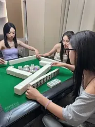 Lucky-520 webcam model stream image