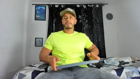 magnusclark webcam model stream image