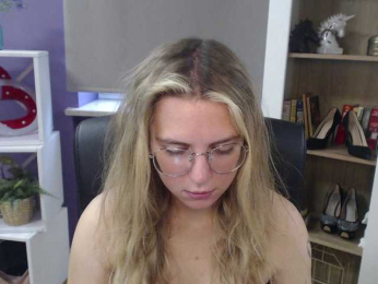 Soft-Zoey webcam model stream image
