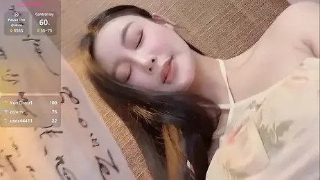 camille-w webcam model stream image