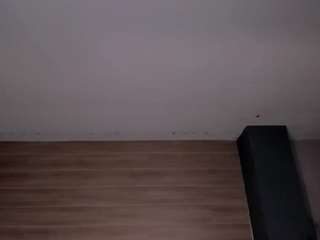 niaholland webcam model stream image