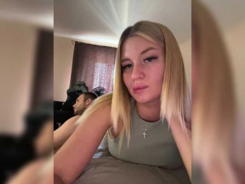 Karina_and_Batman webcam model stream image