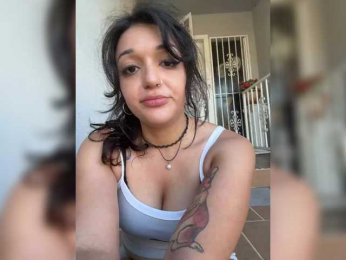 Tastycakes999 webcam model stream image