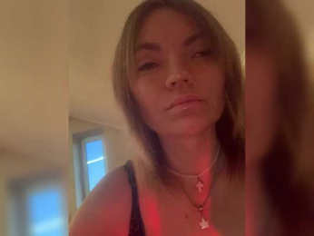 Ella-Pearlie webcam bongacams model stream image