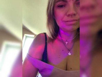 Ella-Pearlie webcam model stream image