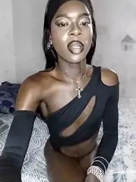 Chocolate_Queenxx03 webcam stripchat model stream image