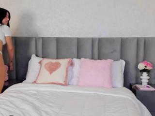 Ariana James webcam model stream image