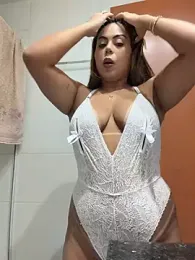 LariiHotWife webcam stripchat model stream image