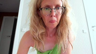 YourMolly webcam model stream image