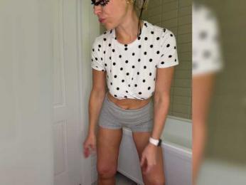 Hollena webcam bongacams model stream image