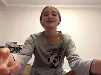 SondraJanisch webcam bongacams model stream image