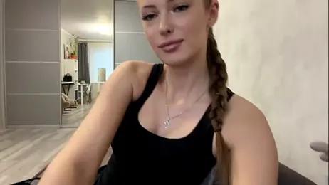 mona_star webcam model stream image