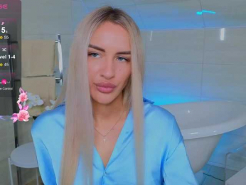 LeilaFlower webcam model stream image