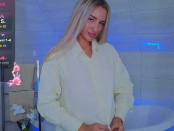 LeilaFlower webcam model stream image