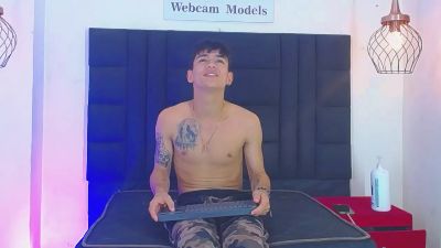 stronger_boys_ webcam model stream image