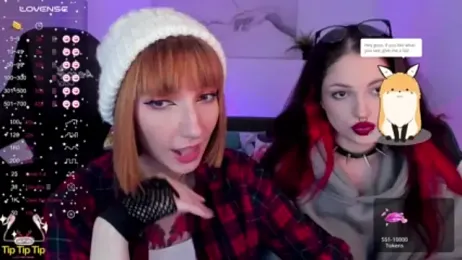 PrettyReckess webcam model stream image