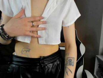 LunaaBee webcam model stream image