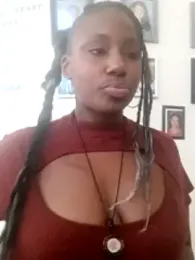 Xochillovemoney2 webcam model stream image