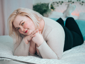 EllaBale webcam model stream image