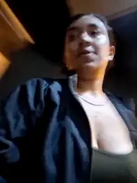 Robin_H00t webcam model stream image